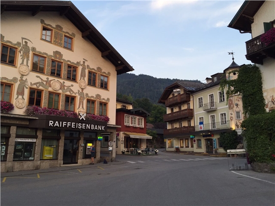 余教授奧地利鄉村行：萬(wàn)科為什么說(shuō)把奧地利小鎮搬回來(lái)？