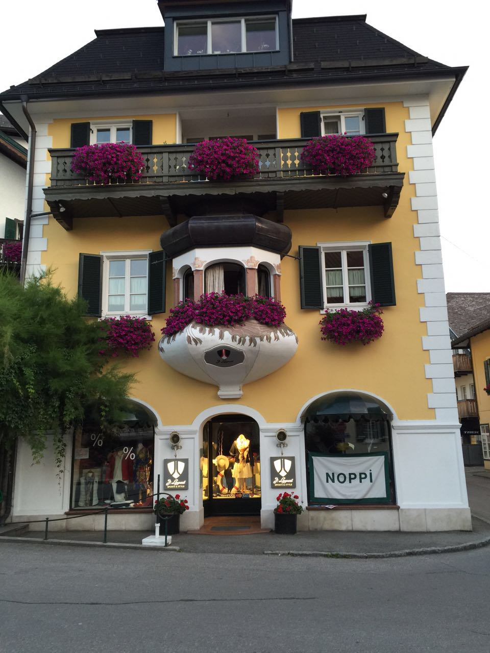 余教授奧地利鄉村行：萬(wàn)科為什么說(shuō)把奧地利小鎮搬回來(lái)？