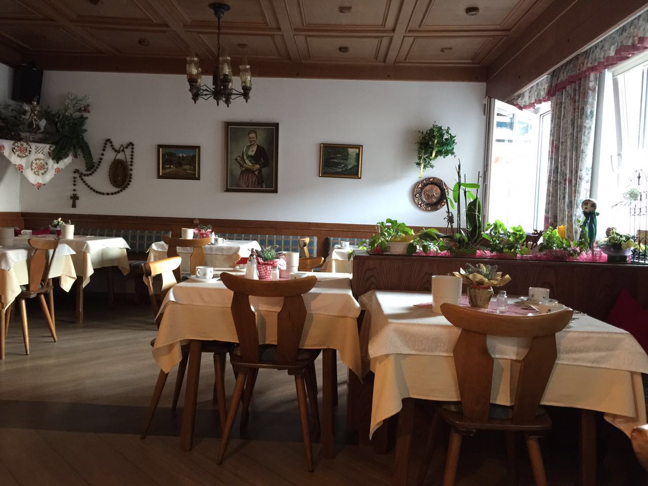 余教授奧地利鄉村行：萬(wàn)科為什么說(shuō)把奧地利小鎮搬回來(lái)？