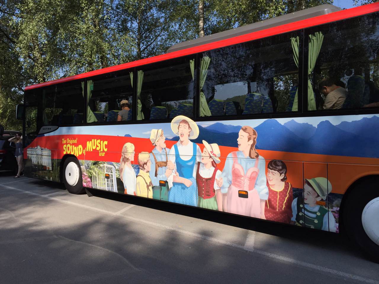 【余教授奧地利鄉村行:音樂(lè )之聲把游客帶到了薩爾斯堡】 【余教授奧地利鄉村行:音樂(lè )之聲把游客帶到了薩爾斯堡】