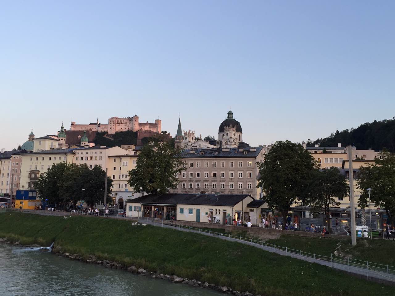 【余教授奧地利鄉村行:音樂(lè )之聲把游客帶到了薩爾斯堡】 【余教授奧地利鄉村行:音樂(lè )之聲把游客帶到了薩爾斯堡】