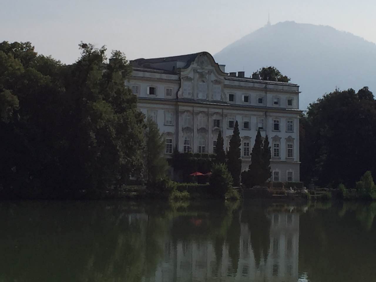 【余教授奧地利鄉村行:音樂(lè )之聲把游客帶到了薩爾斯堡】 【余教授奧地利鄉村行:音樂(lè )之聲把游客帶到了薩爾斯堡】