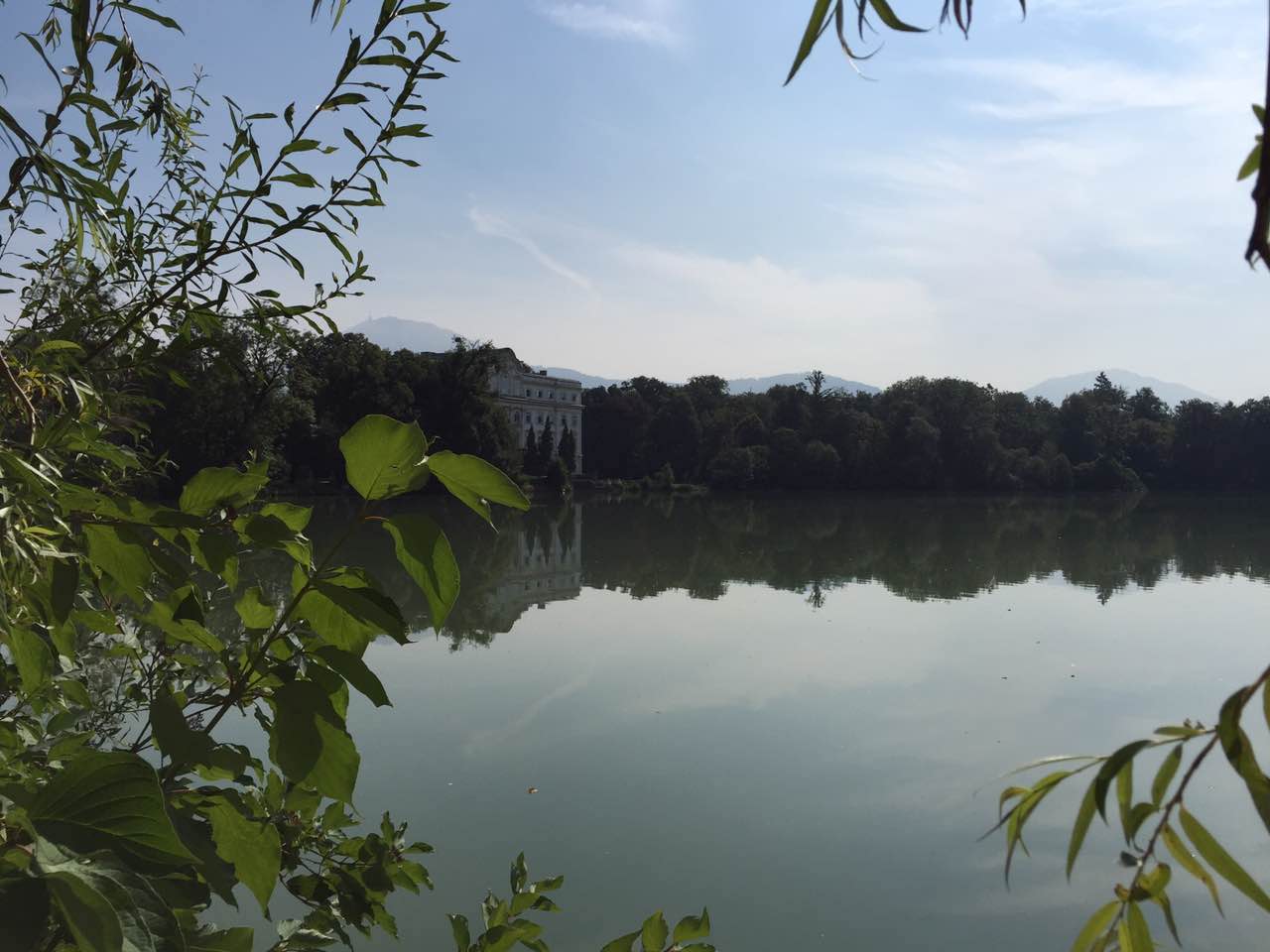 【余教授奧地利鄉村行:音樂(lè )之聲把游客帶到了薩爾斯堡】 【余教授奧地利鄉村行:音樂(lè )之聲把游客帶到了薩爾斯堡】