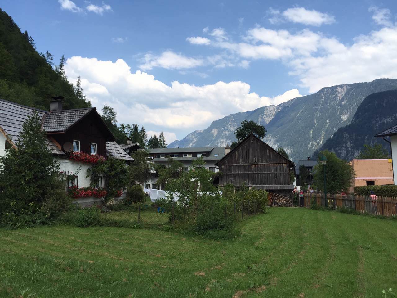 【余教授奧地利鄉村行:音樂(lè )之聲把游客帶到了薩爾斯堡】 【余教授奧地利鄉村行:音樂(lè )之聲把游客帶到了薩爾斯堡】