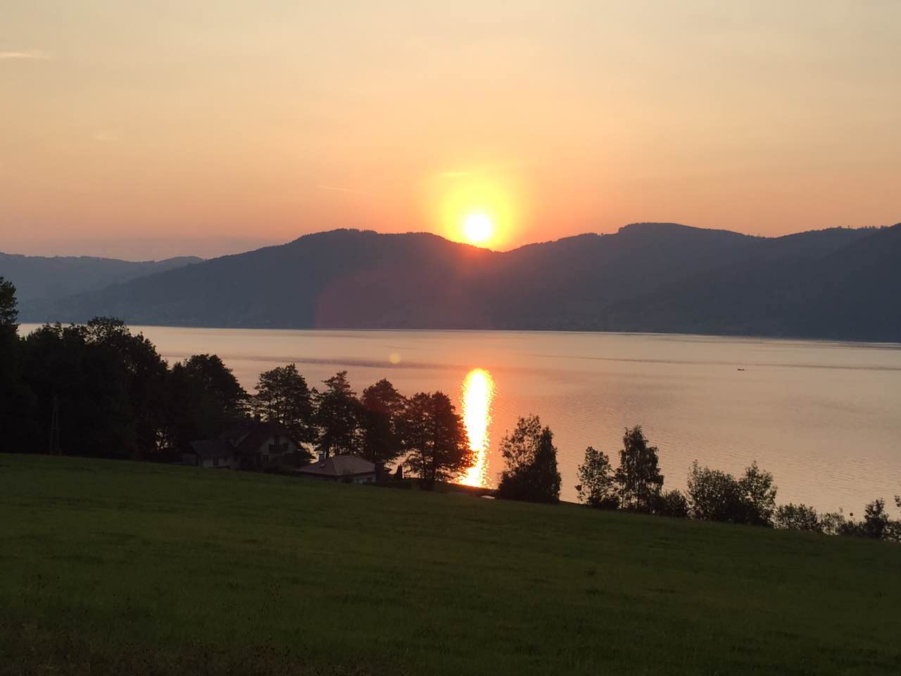 【余教授奧地利鄉村行:音樂(lè )之聲把游客帶到了薩爾斯堡】 【余教授奧地利鄉村行:音樂(lè )之聲把游客帶到了薩爾斯堡】