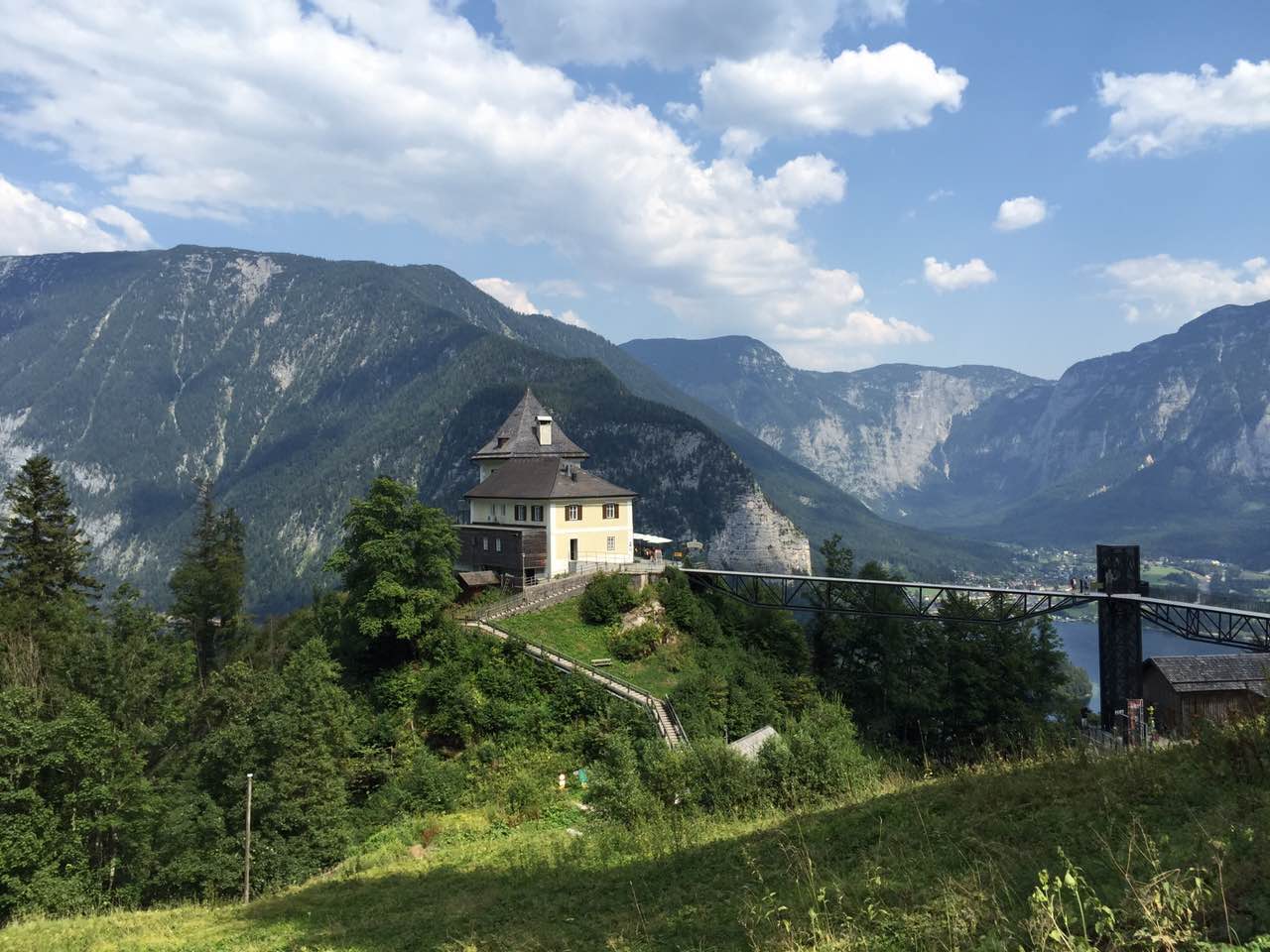 【余教授奧地利鄉村行:音樂(lè )之聲把游客帶到了薩爾斯堡】 【余教授奧地利鄉村行:音樂(lè )之聲把游客帶到了薩爾斯堡】